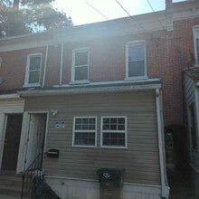 Building Photo - 618 S Connell St