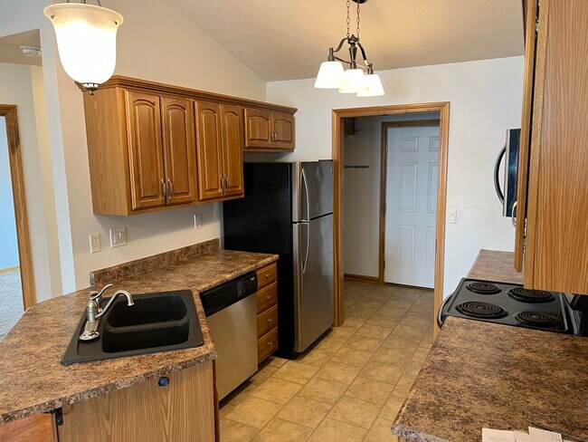 Building Photo - 1097 Locust Dr
