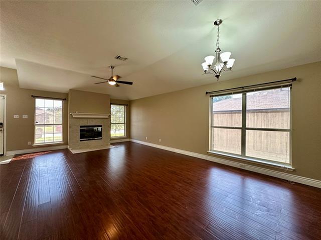 Foto del edificio - 6923 Todd Ln