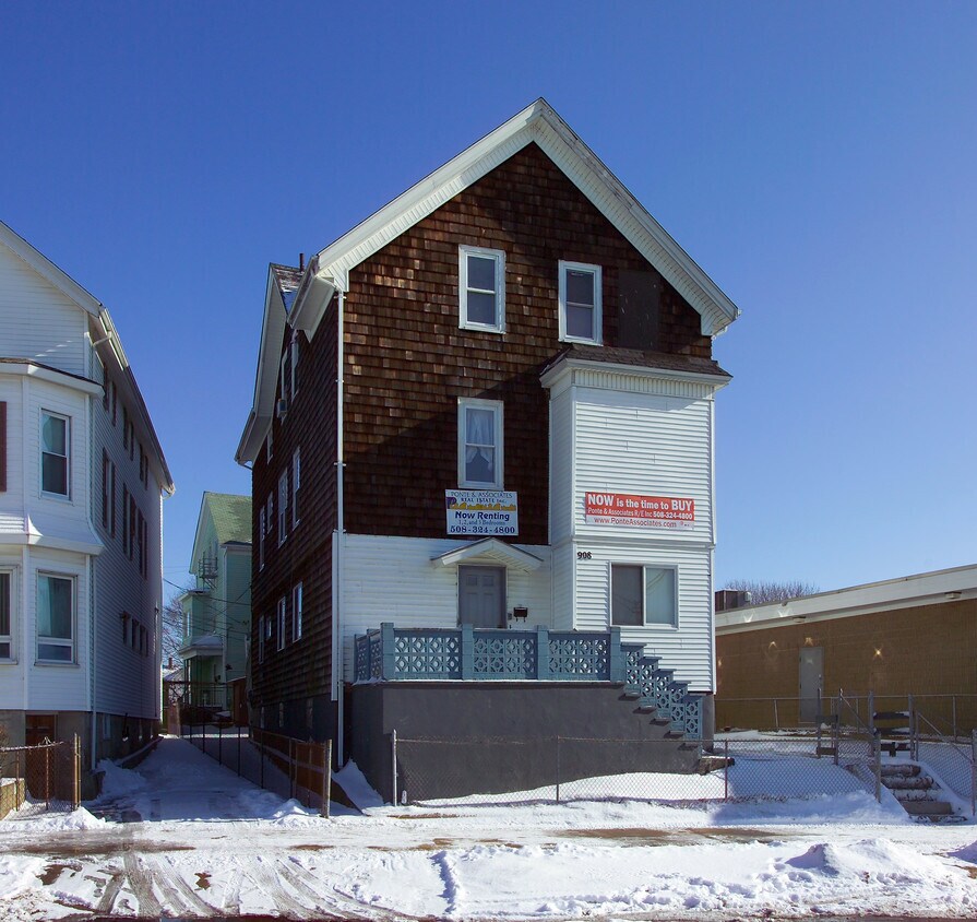 Foto del edificio - 908-912 Plymouth Ave