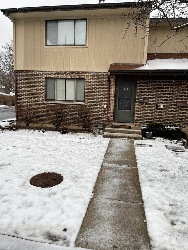 Building Photo - 350 E Rimini Ct