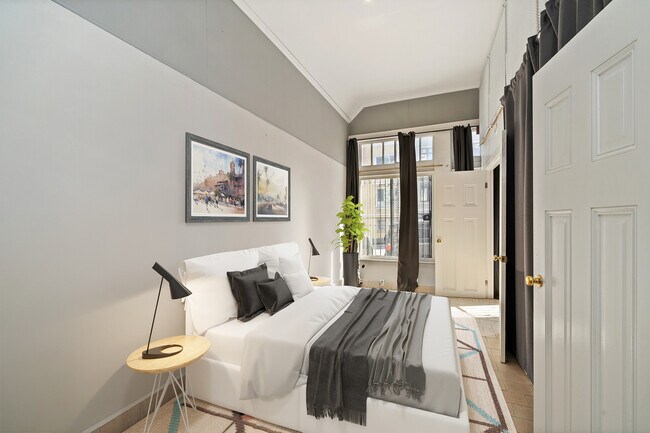 Building Photo - 1839 Larkin St