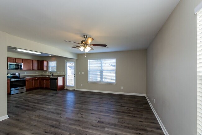 Foto del edificio - 913 Cassidy Dr