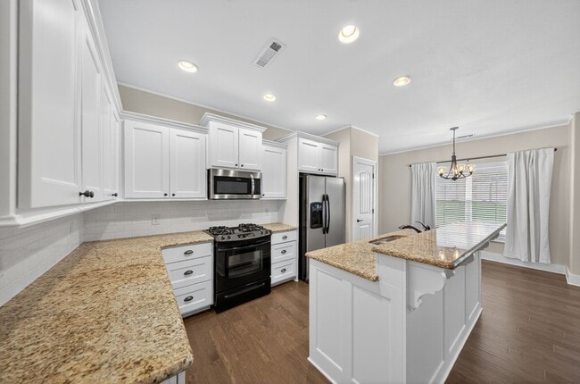 Photo - Great Home in Qiuet Friendly Neighborhood ...