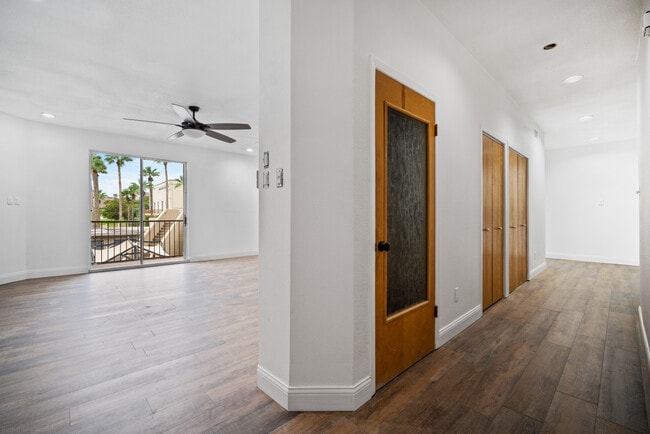 Foto del edificio - 502 S Chaparral St