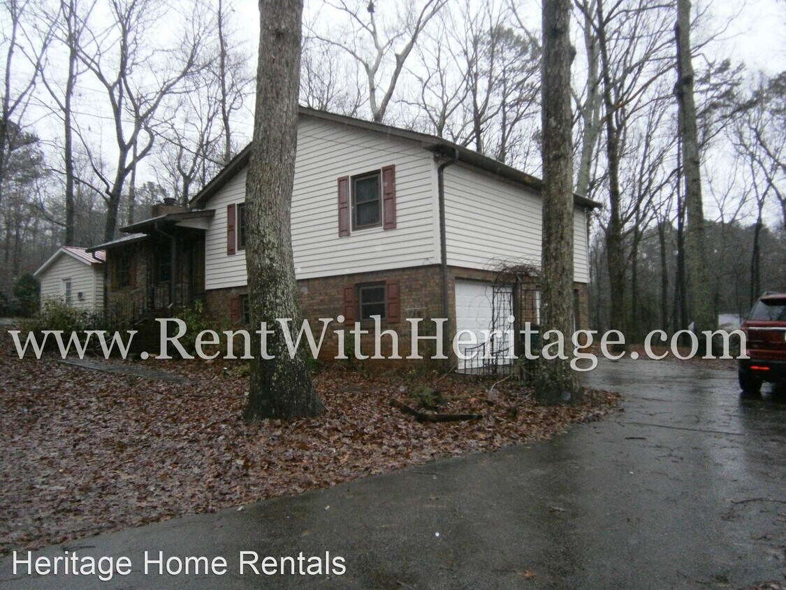 3 br, 2 bath House 7278 Milam Road House Rental in Winston, GA