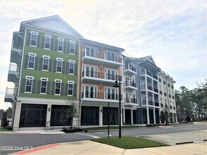 Building Photo - 204 Arcadian Row