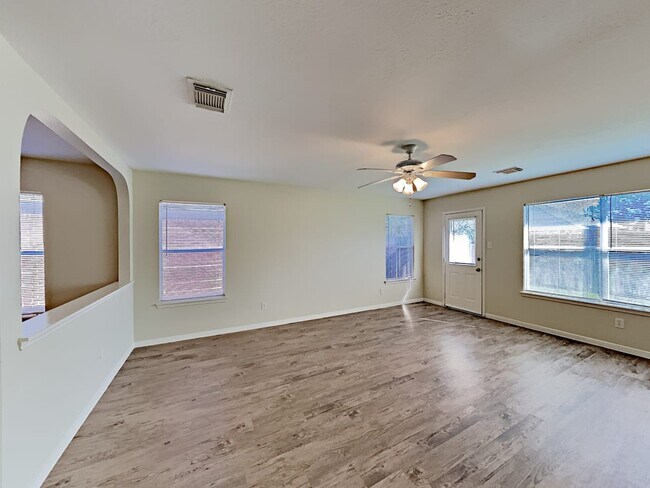 Building Photo - 7231 Winding Canyon Ln