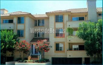 Foto principal - 18418 Dearborn St