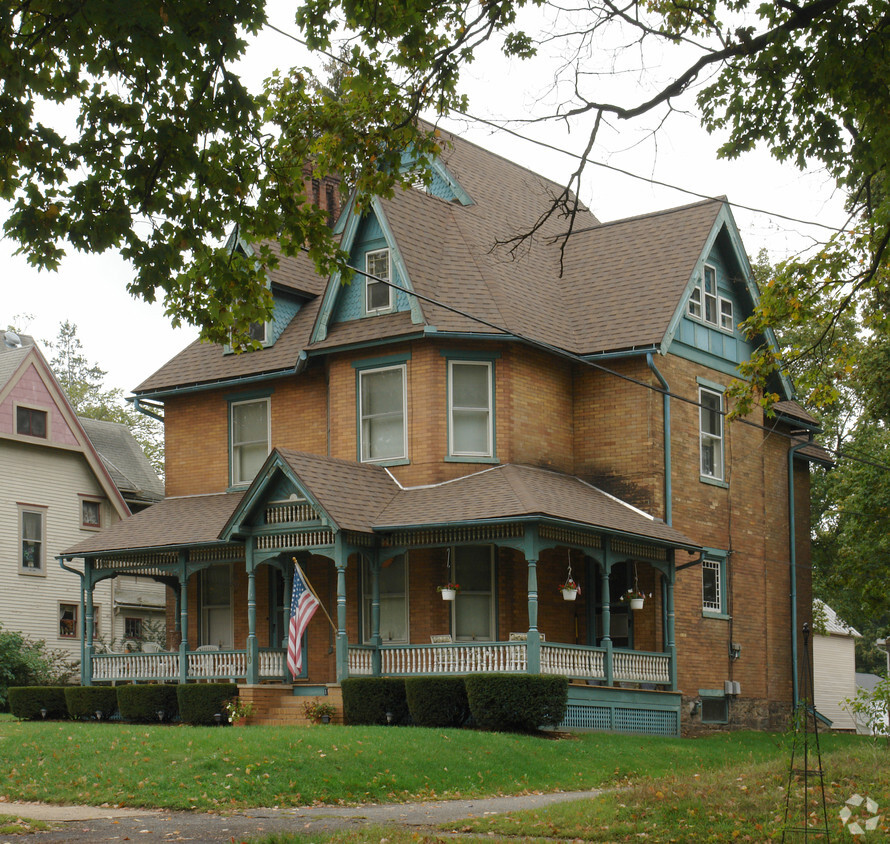 Primary Photo - 110 Mccarty St