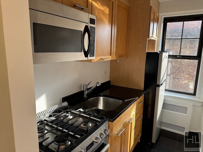 Foto del edificio - STUNNING STUDIO IN PRIME WEST VILLAGE LOCA...