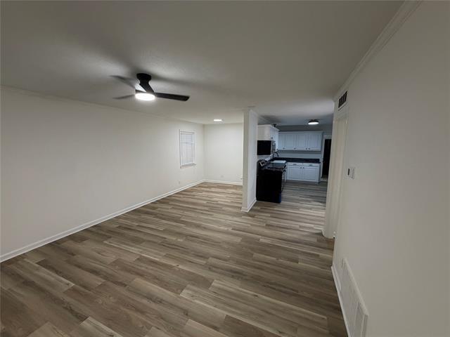 Building Photo - 5441 Wales Ave