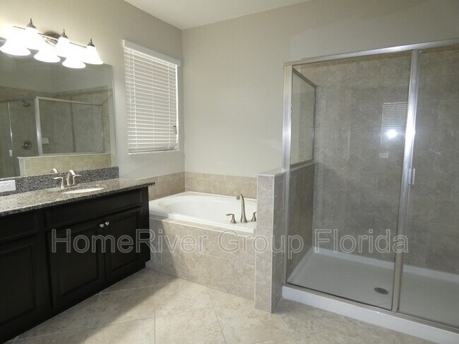 Foto del edificio - 14044 Tropical Kingbird Way