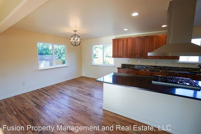 Foto del edificio - 6 br, 4 bath House - 2711 N. 8th Court