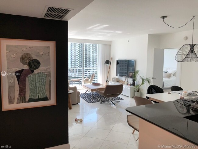 Building Photo - 2 br, 2 bath  - One Miami West Condo