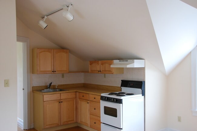 Building Photo - 2120 Hazen St