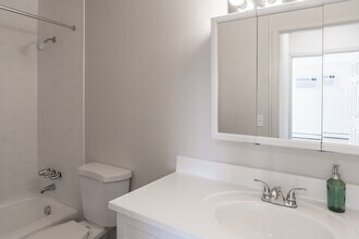 Interior Photo - Evergreen