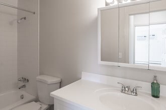 Interior Photo - Evergreen