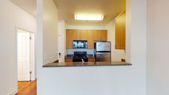 Interior Photo - 2000 Post