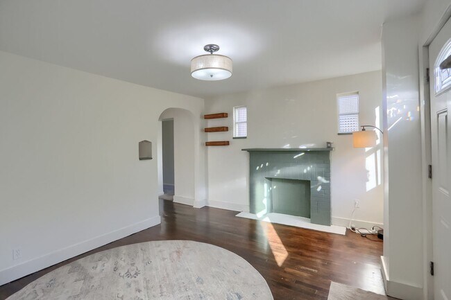 Foto del edificio - Home for Lease