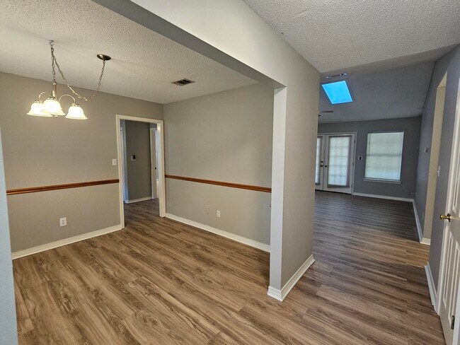 Foto del edificio - 8207 Nevada St
