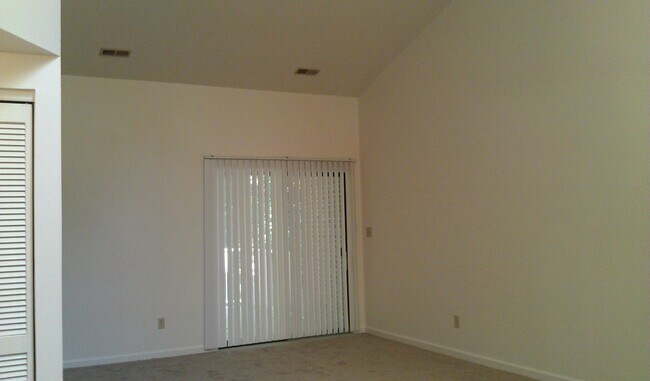 Building Photo - 5208w