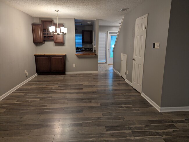 Foto del edificio - 47 Summer Oaks Dr