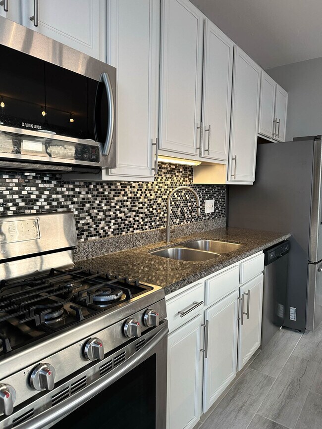 Foto del edificio - 5 E 14th Pl