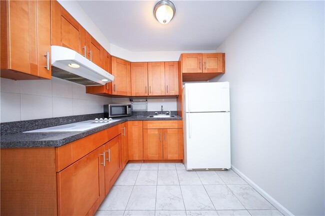 Foto del edificio - 569 Putnam Ave