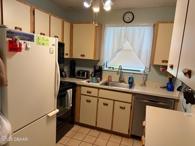 Foto del edificio - 604 Robin Rd