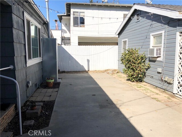 Building Photo - 835 N Glassell St