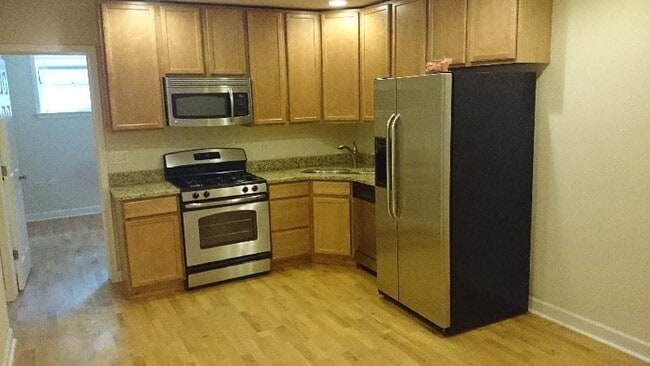 Foto del edificio - 2856 W Rosemont Ave