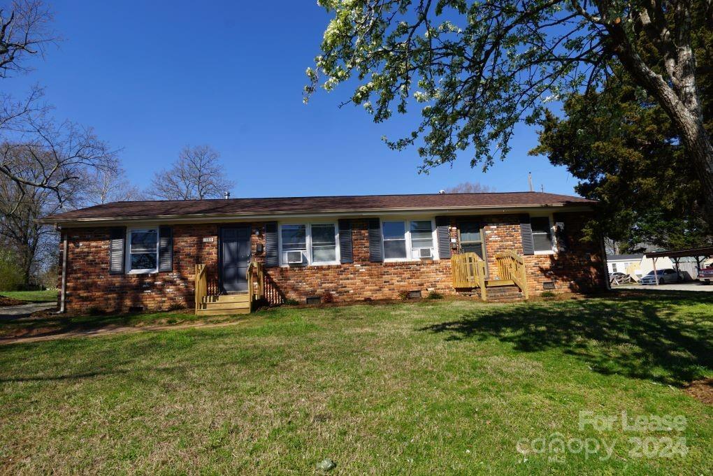 137 18th St NW, Hickory, NC 28601 Room for Rent in Hickory, NC