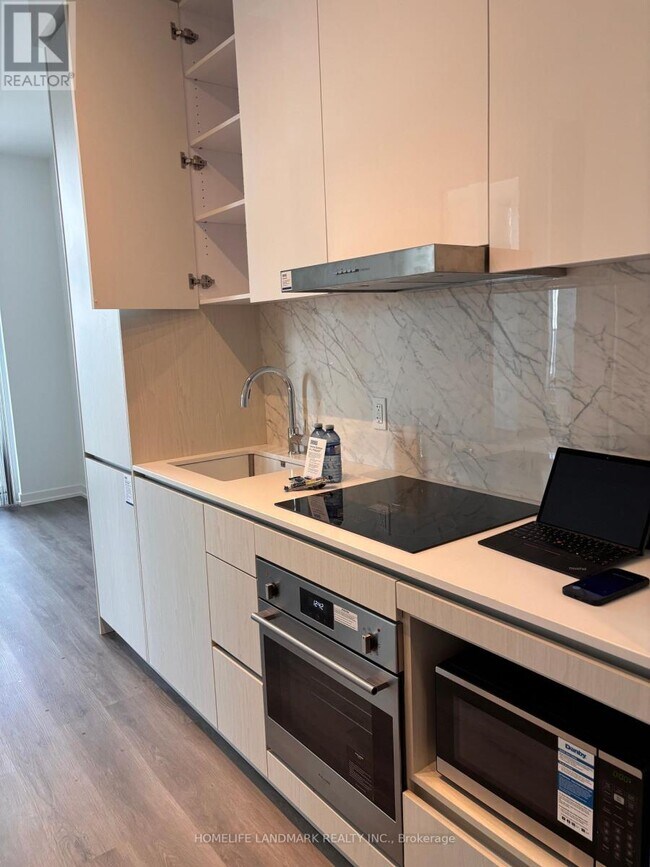 Photo du bâtiment - 28 Interchange Wy