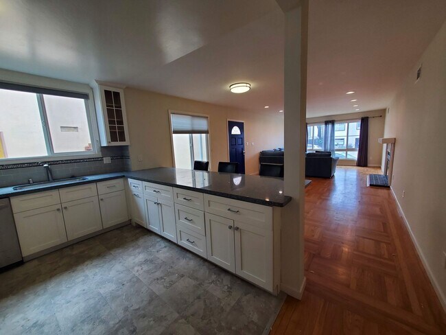 Building Photo - Renovated Daly City 3x2 Single Family Home