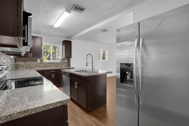 Building Photo - 510 N 69th Ave