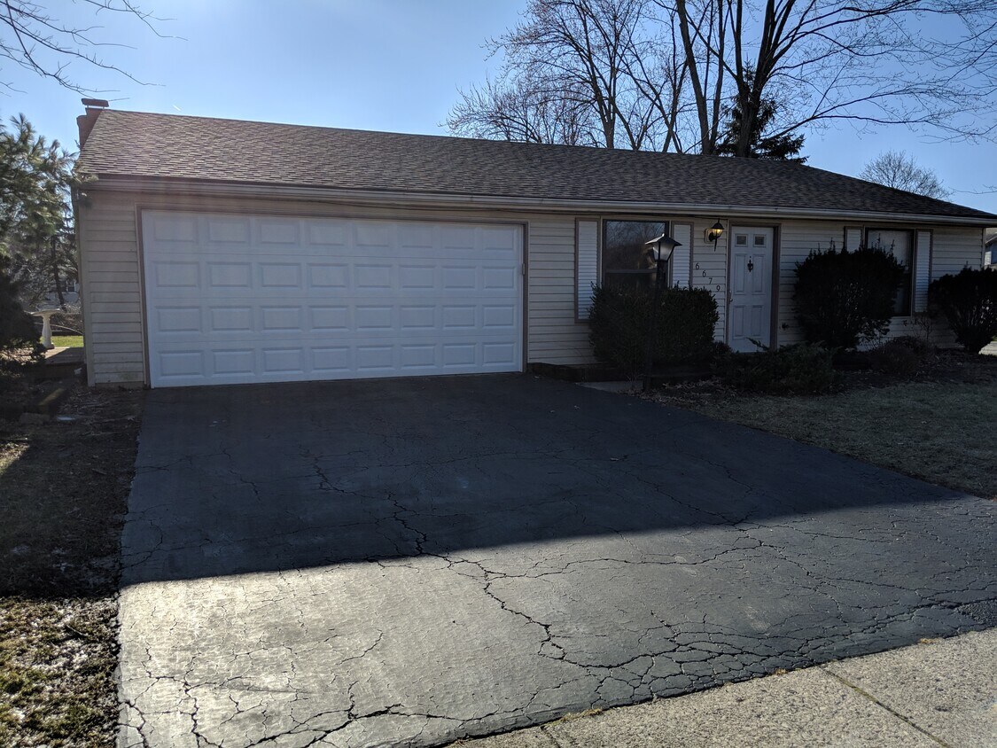 Foto principal - 6679 Brock St