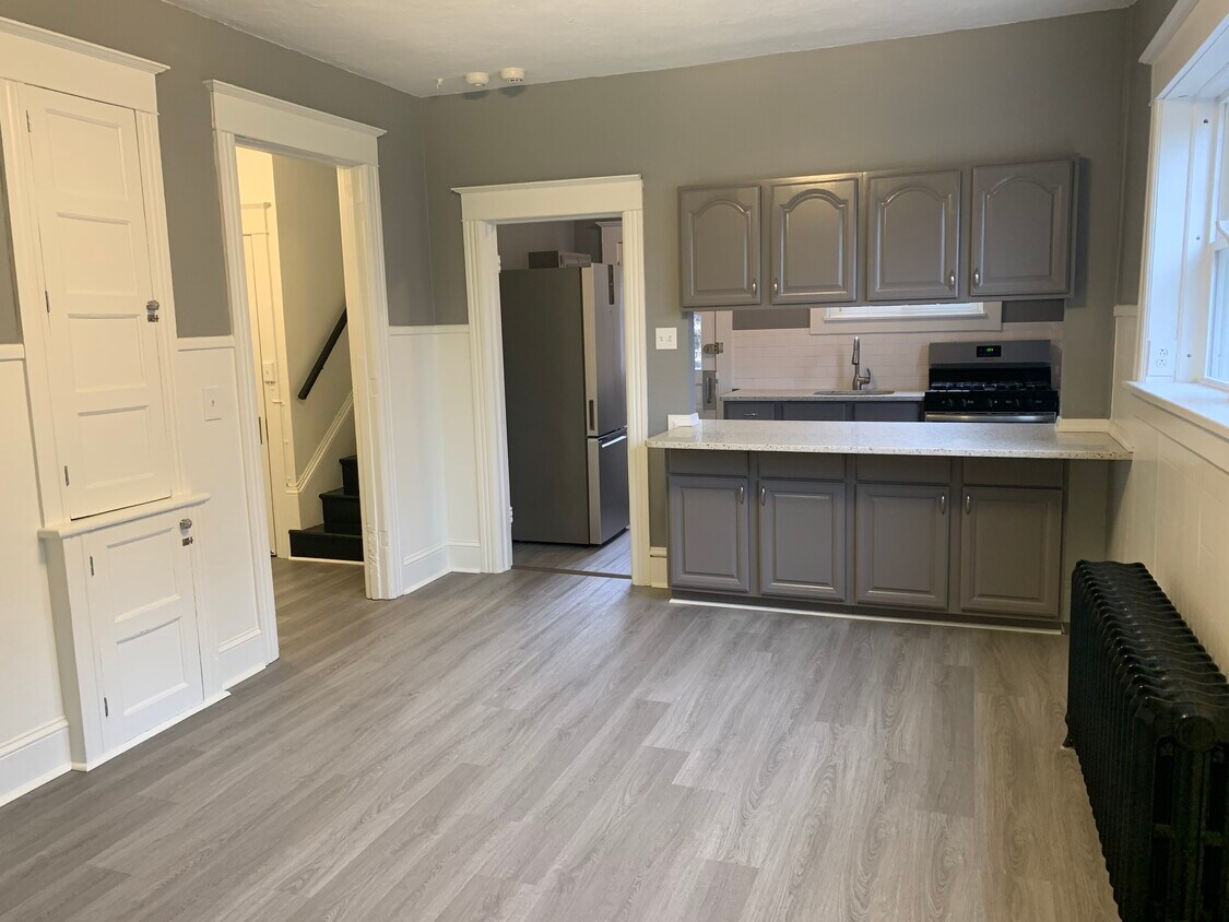 Foto principal - 128 E Wayne Ave