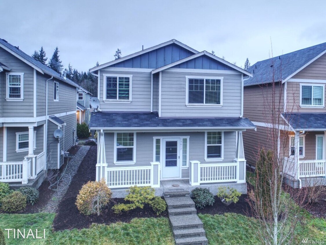 3 br, 2.5 bath House 13617 SE 281st Ct House Rental in Kent, WA