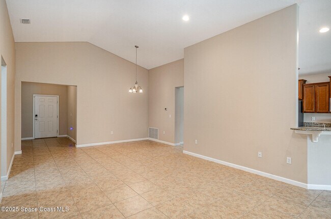 Building Photo - 1050 Cayman Dr