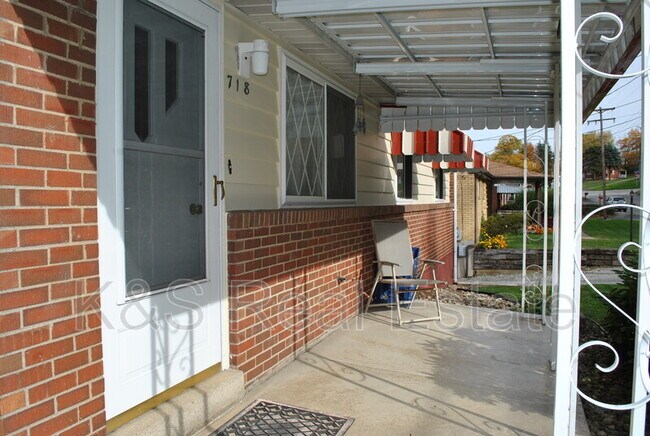 Building Photo - 718 Colonial Manor Rd