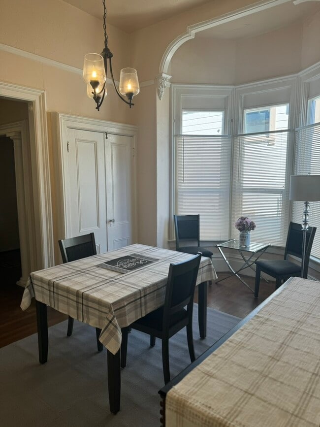 Foto del edificio - 1231 E 19th St