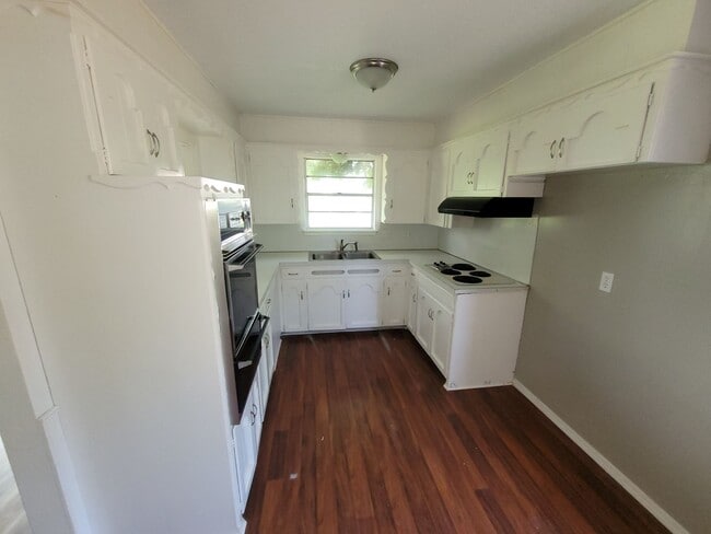 Building Photo - 4904 NW 29th St