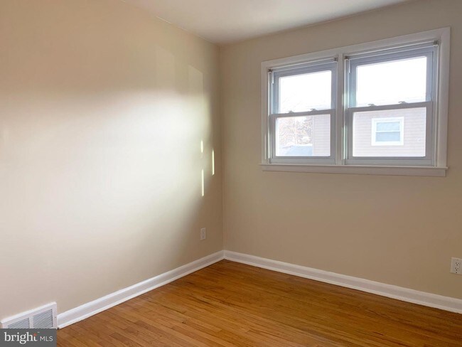 Foto del edificio - 1051 Grant Ave