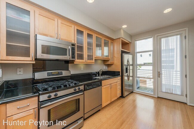 Foto del edificio - 2 br, 2.5 bath House - 1336 Powell Street