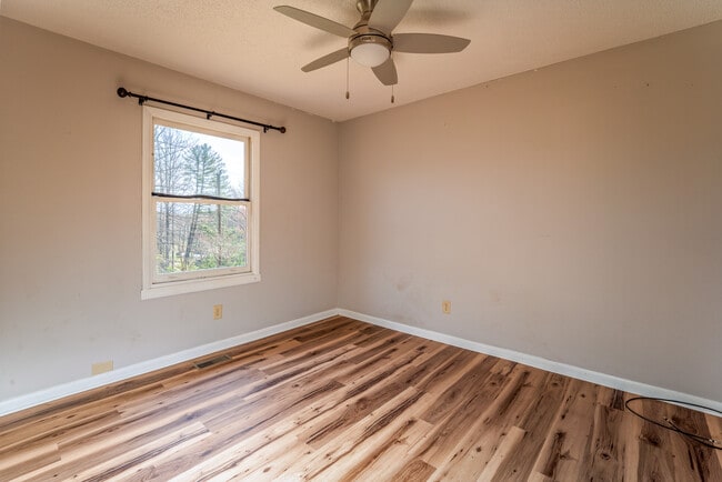 Building Photo - 477 Clement Rd