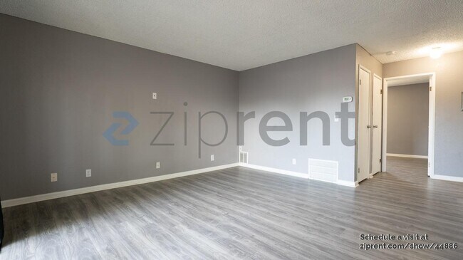 Foto del edificio - 4602 Neil Rd