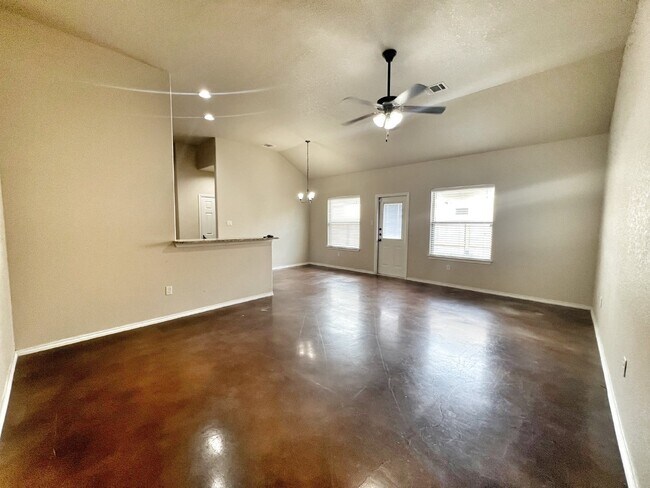 Foto del edificio - Spacious 3BR/2BA Duplex with Private Yard ...