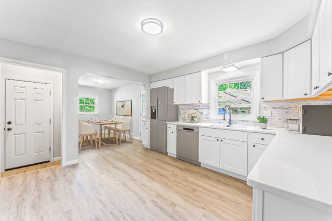 Building Photo - 3510 E Heights St SE