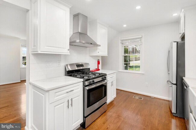 Building Photo - 5026 23rd St S